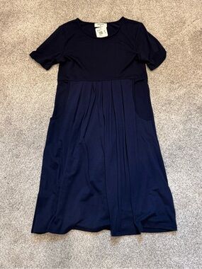 Zenana Outfitters Navy Short-Sleeve Pleated Midi Dress with Pockets